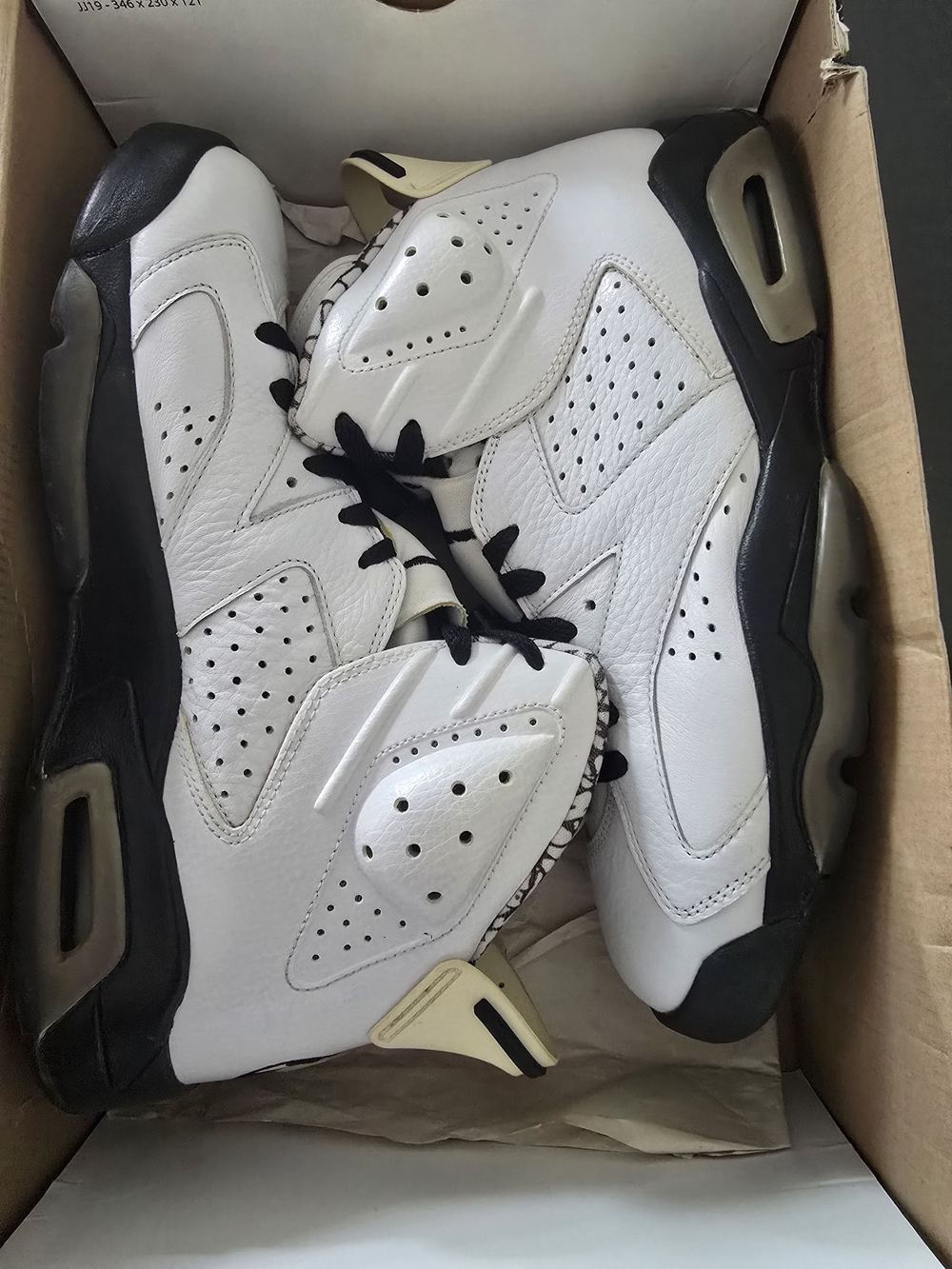 MENS JORDAN RETRO 6 MOTORSPORT SZ 9.5 (2009 RELEASE)
